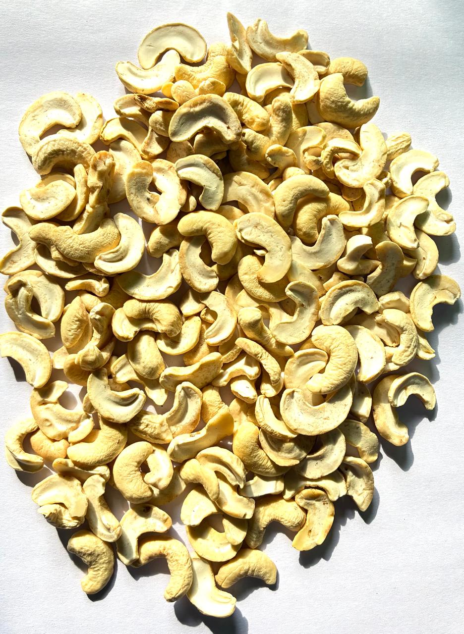 CASHEW NUTS SPLITED PACK OF 500G